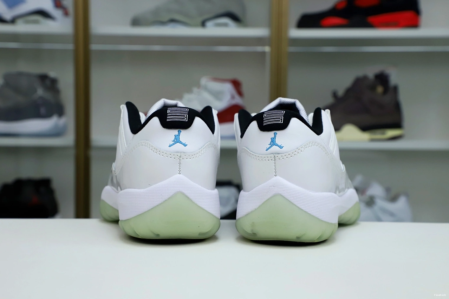 LOW JORDAN LEGEND AIR 11 BLUE RETRO 1014